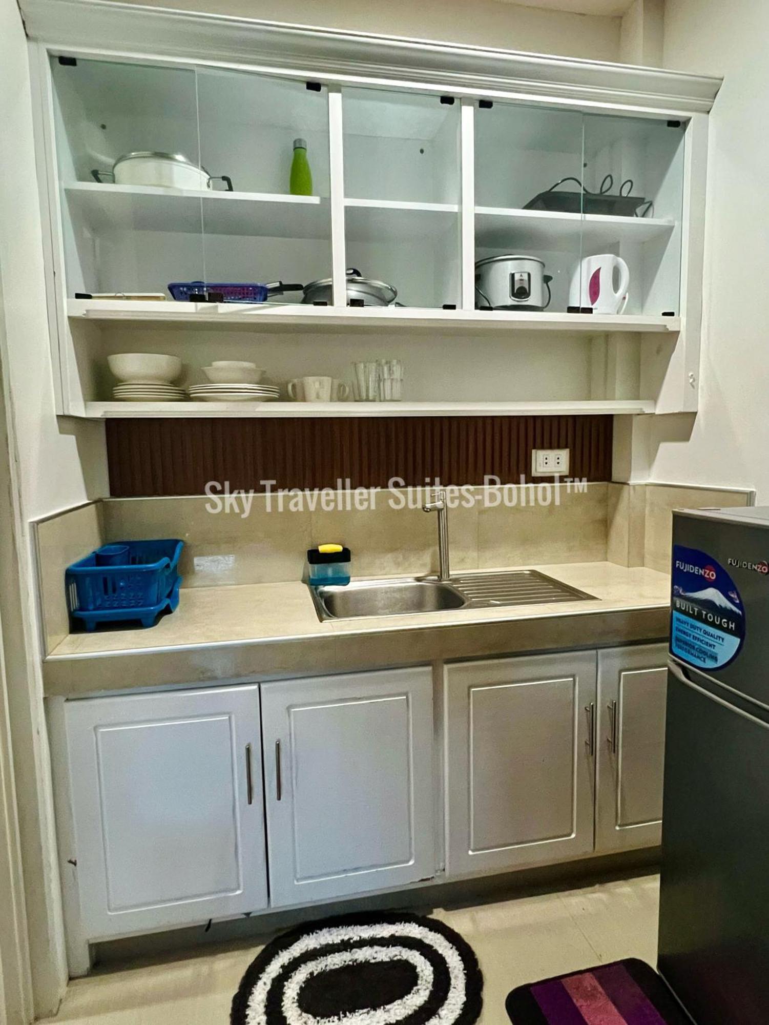 Sky Traveller Suites Panglao Exteriör bild