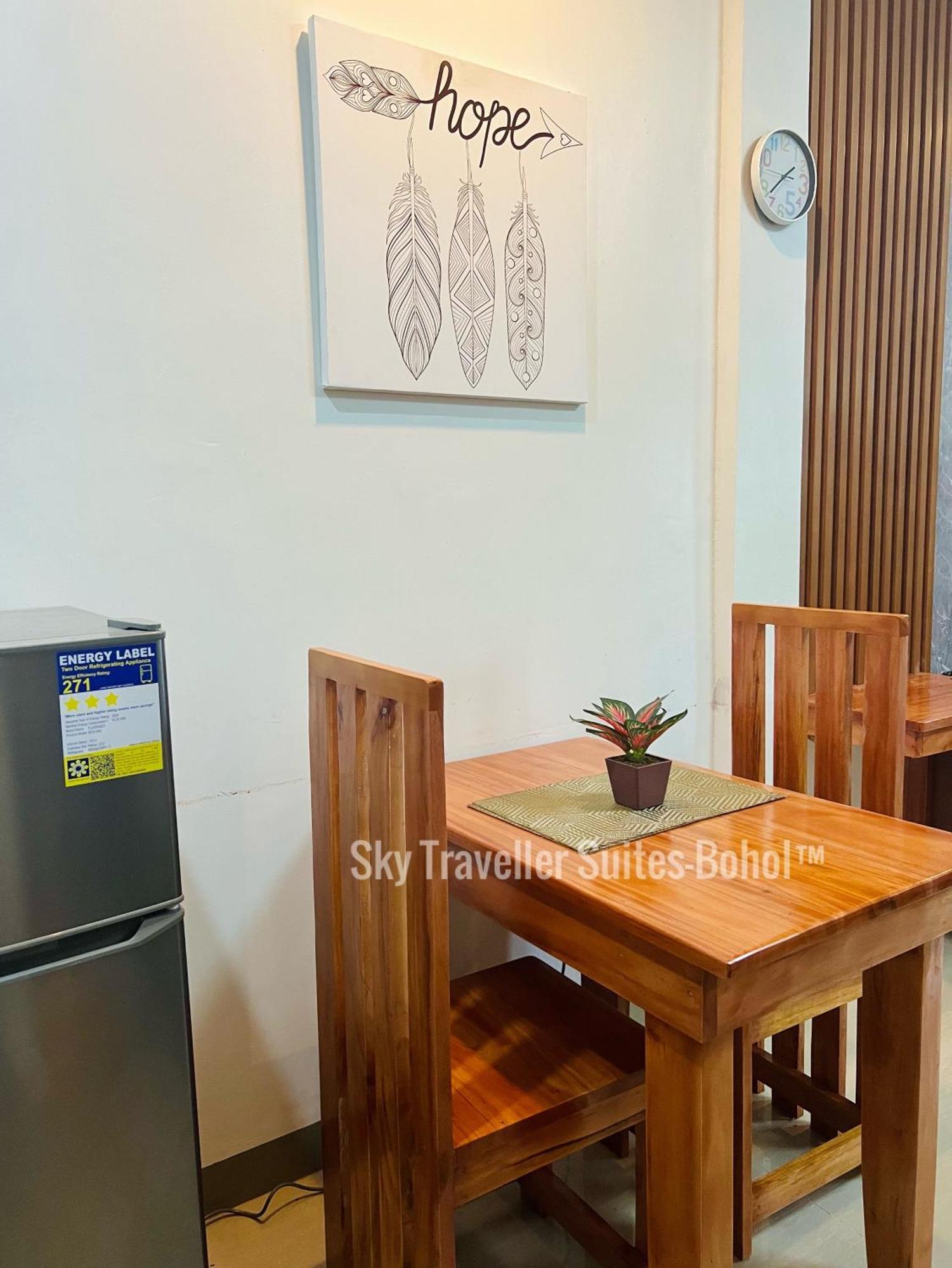 Sky Traveller Suites Panglao Exteriör bild